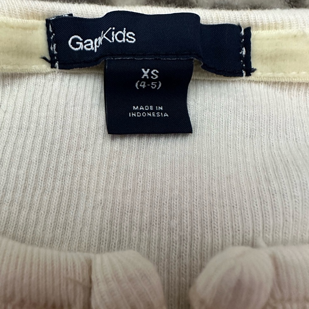 GapKids Ribbed Lace Bib Henley Top in Cream Size XS 4-5 - Picture 8 of 17